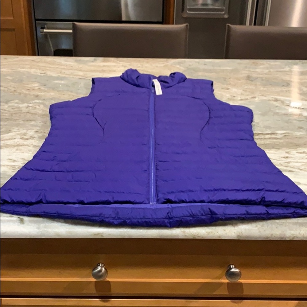 Women’s Luluemon “Pack It Down Vest”